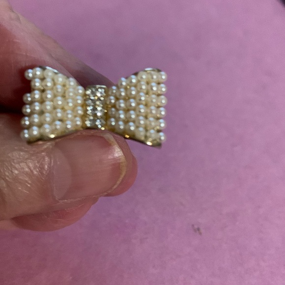 Bow ring size 9 1/2 one small pearl missing hardly noticeable low price - Picture 7 of 7